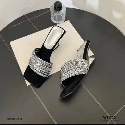 Smooth Bloom Women’s Sandal